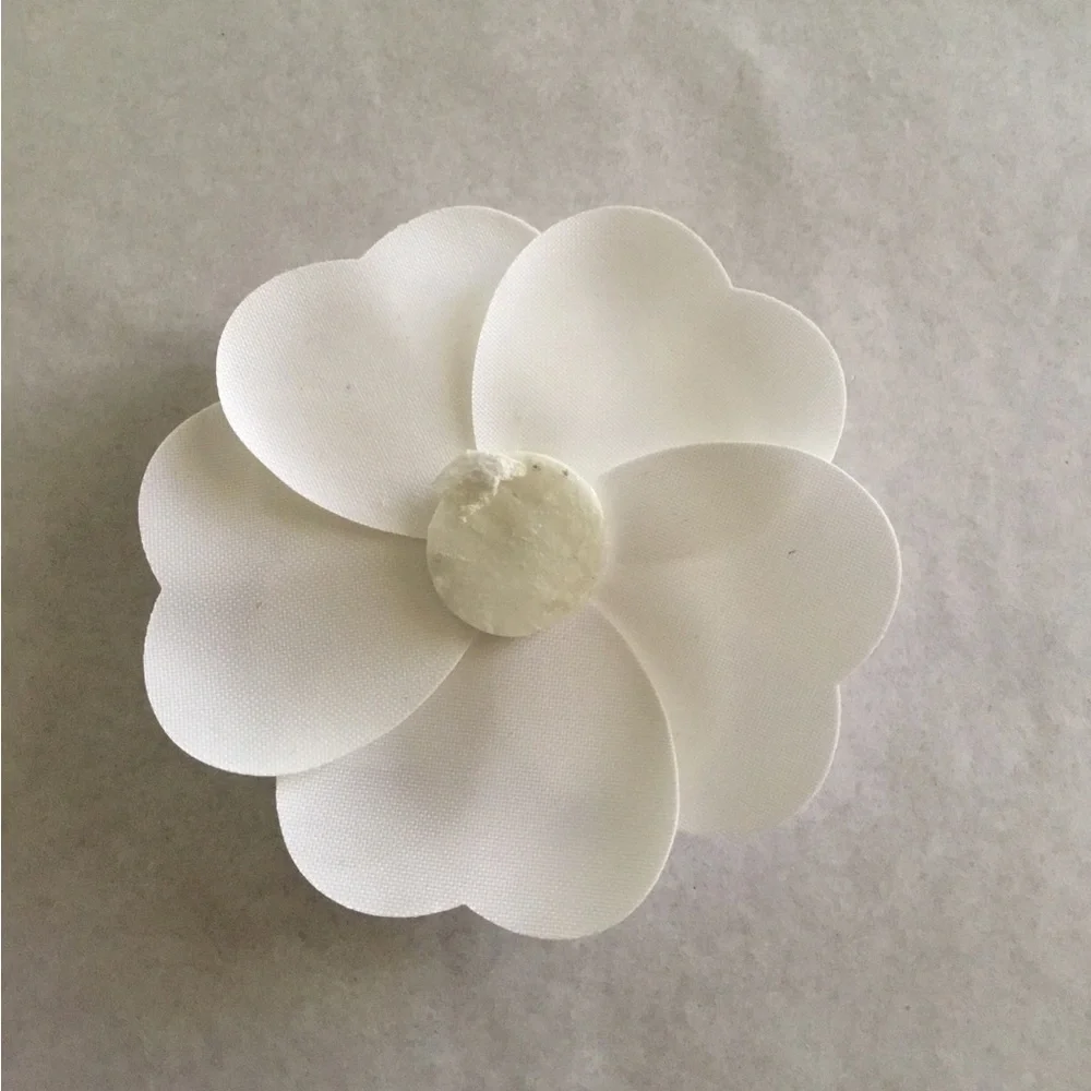 CHANEL CAMELLIA WHITE SOFT FLOWER SEAL OPEN AND WILL STILL STICK